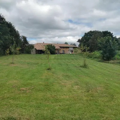 Jardin de l'établissement Longère bressane.