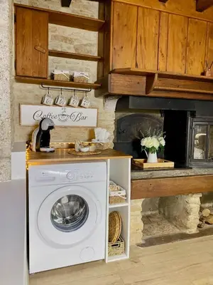 Cuisine ou kitchenette dans l'établissement Aux petites portes du Morvan