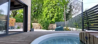 Piscine de l'établissement Le Jardin des Ecureuils ou située à proximité