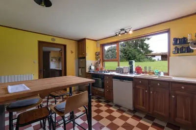 Cuisine ou kitchenette dans l'établissement Cabana & Maison des Vignes