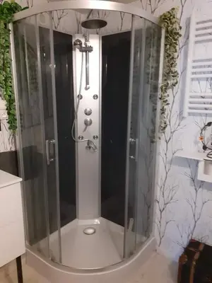 Salle de bains dans l'établissement Les quatres saisons de isa