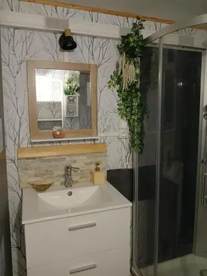 Salle de bains dans l'établissement Les quatres saisons de isa