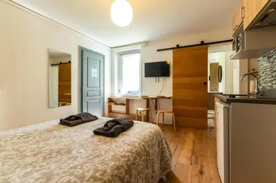 Cuisine ou kitchenette dans l'établissement Le cosy * Charmant * Studio