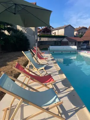 Piscine de l'établissement Chateau de GRANDVAUX ou située à proximité