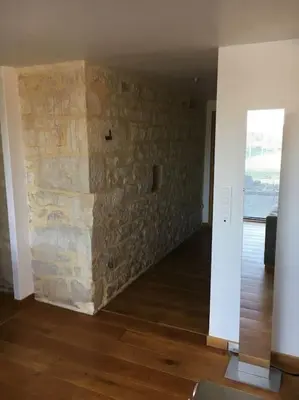 Plan de l'établissement Ancient house in modern style with large pool