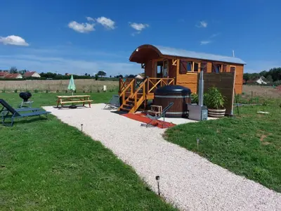 Aire de jeux pour enfants de l'établissement Le Domaine des Nomades