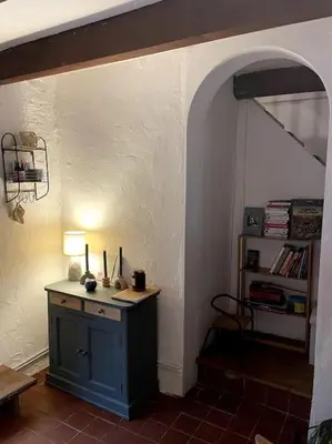 Bibliothèque dans la maison de vacances
