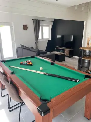 Billard dans l'établissement Chalet 6-8 personnes avec jeux et jaccuzi - Nahleo Chalet