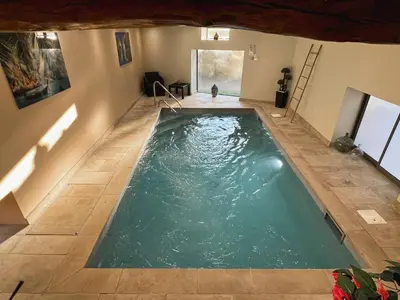 Piscine de l'établissement Mon Petit Paradis, Piscine Intérieure Chauffée Privative ou située à proximité
