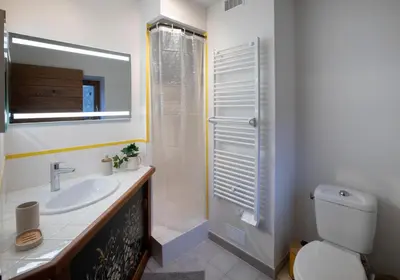 Salle de bains dans l'établissement Cabana & Domaine Raison
