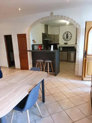 Cuisine ou kitchenette dans l'établissement Appartement cosy tout confort