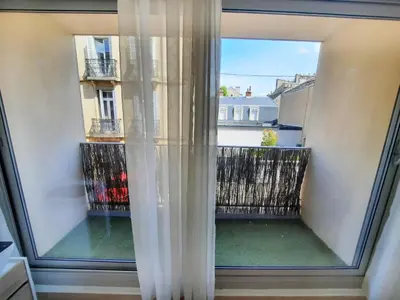 Balcon ou terrasse dans l'établissement Courtépée - Apt 4 Prs avec balcon en centre ville