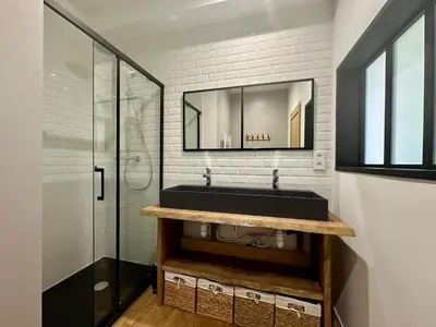 Salle de bains dans l'établissement La Forge 8 Personnes