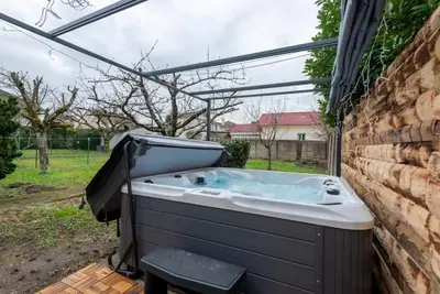 Plan de l'établissement Belle maison rénovée avec jacuzzi