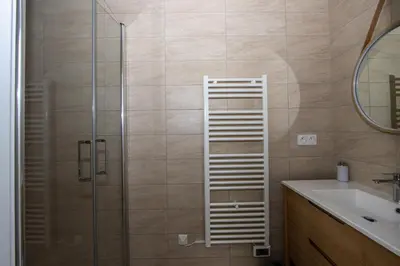 Salle de bains dans l'établissement Auberge du Molveau