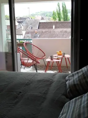 Balcon ou terrasse dans l'établissement Appartement plein centre avec terrasse