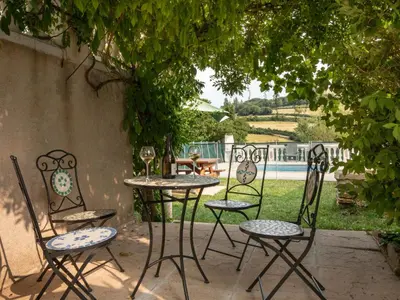 Jardin de l'établissement Holiday Home Le Noyer by Interhome