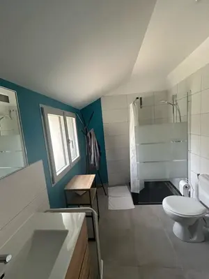 Salle de bains dans l'établissement Au Numéro 4