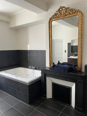 Salle de bains dans l'établissement L'Hotel Particulier