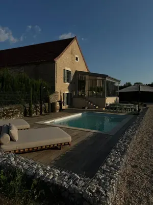 Piscine de l'établissement Le Clos de la Chapelle ou située à proximité