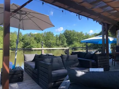Coin salon dans l'établissement Maison Bonheur Resort Bousset