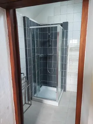 Salle de bains dans l'établissement Gîte La Chaume