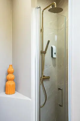 Salle de bains dans l'établissement Domaine Kaet