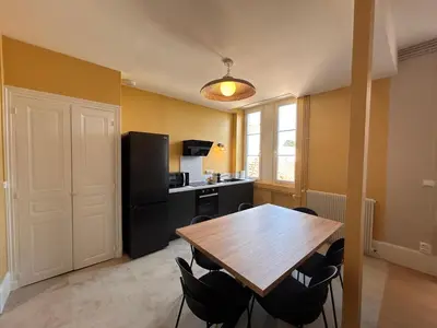 Cuisine ou kitchenette dans l'établissement Chez Romain - Appartement au coeur de Meursault