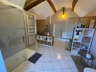 Salle de bains dans l'établissement Maison Perrières