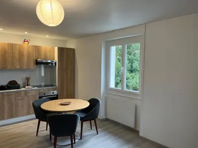 Cuisine ou kitchenette dans l'établissement Aux Primevères