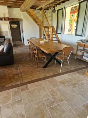 Coin salon dans l'établissement Gite ferme du meix guillot