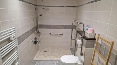 Salle de bains dans l'établissement Votre gîte au Domaine du Lynx