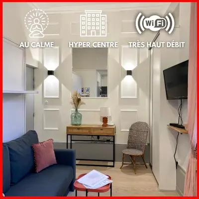 Télévision ou salle de divertissement dans l'établissement Studio Le Bareuzai