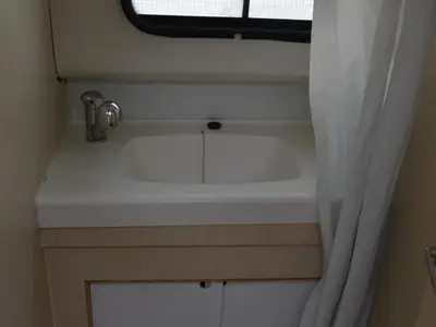 Salle de bains dans l'établissement Séjour exclusif à bord du Triton 860 Fly - API-1-46-16