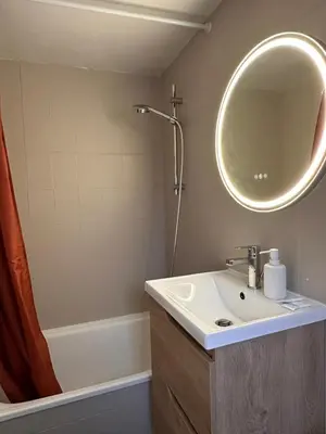 Salle de bains dans l'établissement Studio Le Frêne