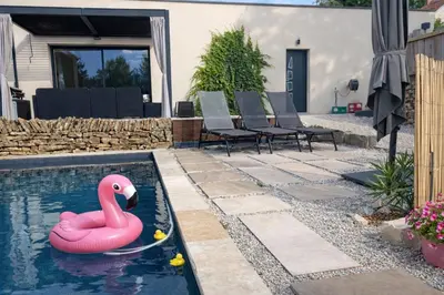 Piscine de l'établissement La Maison de la Mare ou située à proximité