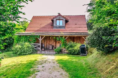Plan de l'établissement Chalet charmant à Marigny-l'Église avec cheminée