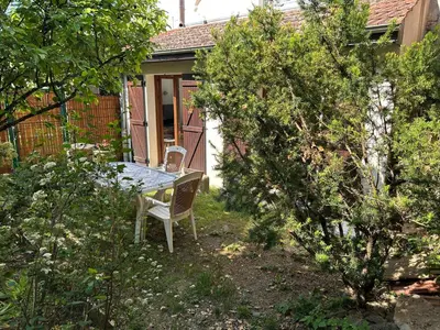 Jardin de l'établissement Eden un jardin au cœur du village