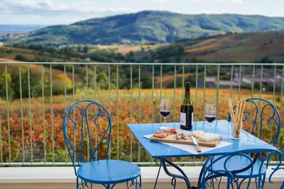 Vue générale sur la montagne ou vue sur la montagne depuis la villa