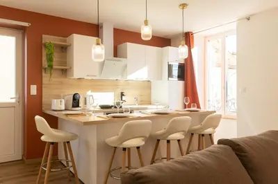 Cuisine ou kitchenette dans l'établissement Le Cocon Digoinais