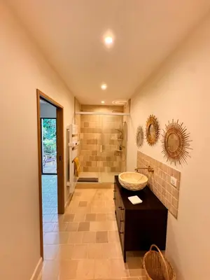 Salle de bains dans l'établissement Escoffier Verde