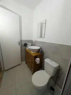 Salle de bains dans l'établissement Sous la tour