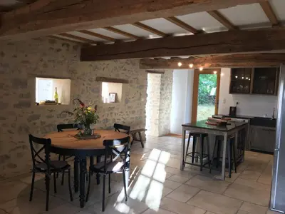 Cuisine ou kitchenette dans l'établissement La Belle Grange de Cuzy