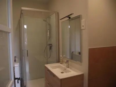 Salle de bains dans l'établissement La tourelle d'Aiglepierre