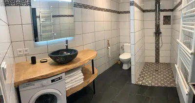 Salle de bains dans l'établissement Gite l'Eclat de Marcelle
