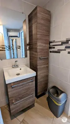 Salle de bains dans l'établissement L'Etape Beaunoise