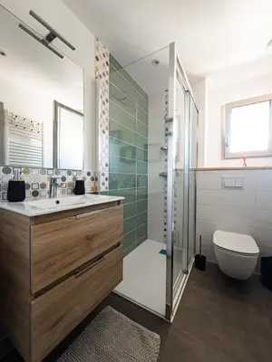 Salle de bains dans l'établissement Gîte des Cadoles