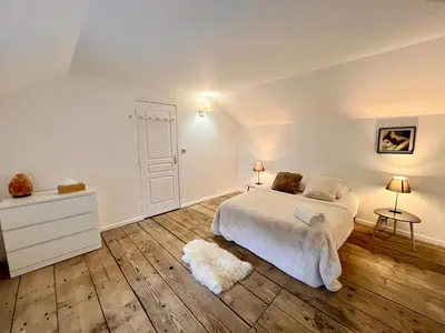 Un ou plusieurs lits dans un hébergement de l'établissement Domaine Paulette, Maison Blanche