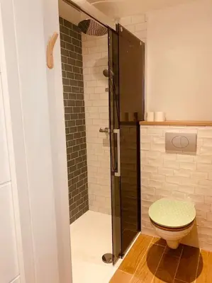 Salle de bains dans l'établissement Charmante maisonnette avec vue sur le Clos Vougeot