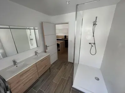 Salle de bains dans l'établissement Chez TH'Auxonne